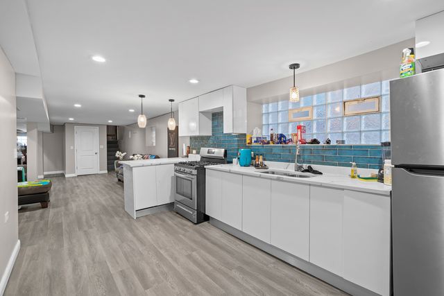 7721 S Hermitage Avenue, Chicago, IL 60620
