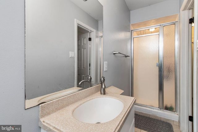8 WYNDHAM RD, Voorhees, NJ 08043
