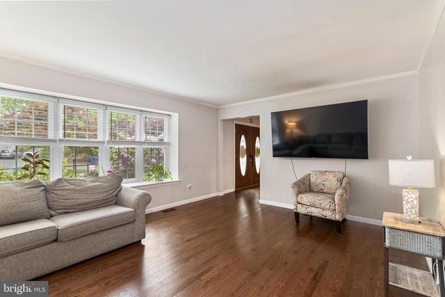 8 WYNDHAM RD, Voorhees, NJ 08043