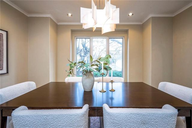 6810 W 132nd Terrace, Overland Park, KS 66209