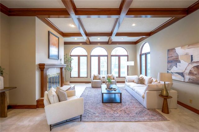 6810 W 132nd Terrace, Overland Park, KS 66209