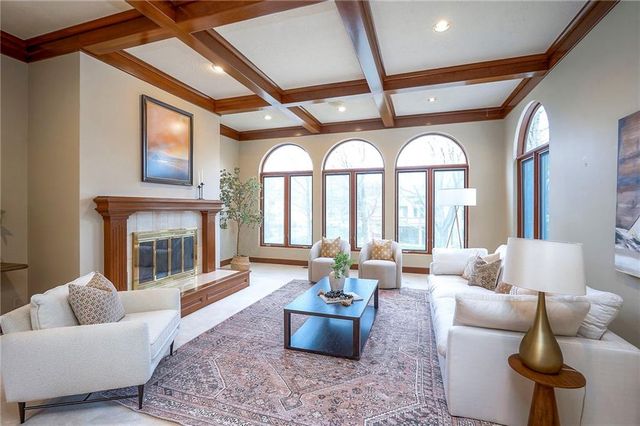 6810 W 132nd Terrace, Overland Park, KS 66209