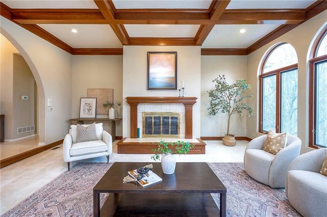 6810 W 132nd Terrace, Overland Park, KS 66209