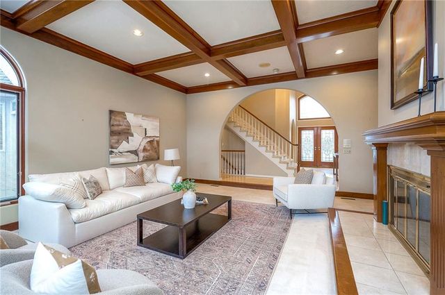 6810 W 132nd Terrace, Overland Park, KS 66209