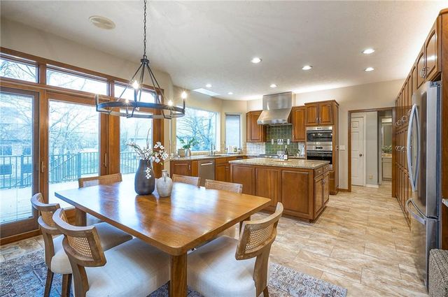 6810 W 132nd Terrace, Overland Park, KS 66209