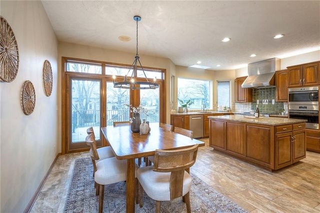 6810 W 132nd Terrace, Overland Park, KS 66209