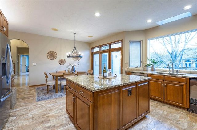 6810 W 132nd Terrace, Overland Park, KS 66209