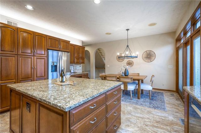 6810 W 132nd Terrace, Overland Park, KS 66209