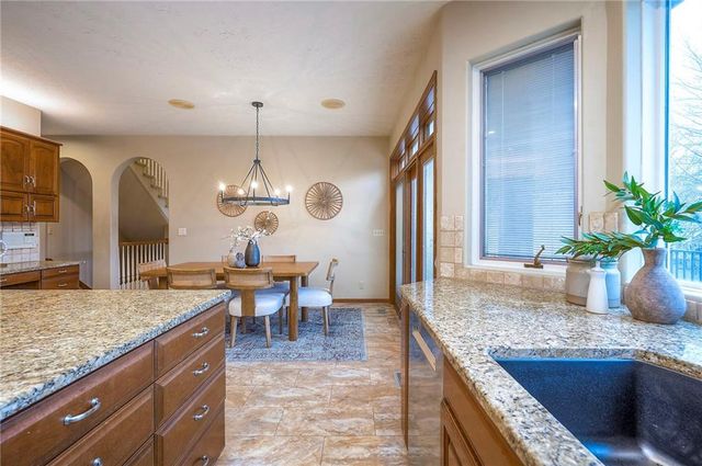 6810 W 132nd Terrace, Overland Park, KS 66209