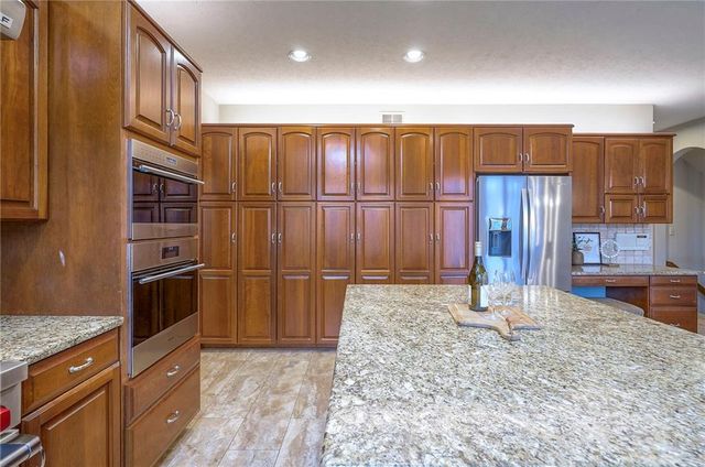 6810 W 132nd Terrace, Overland Park, KS 66209