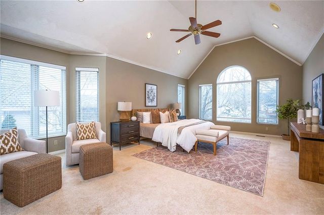 6810 W 132nd Terrace, Overland Park, KS 66209