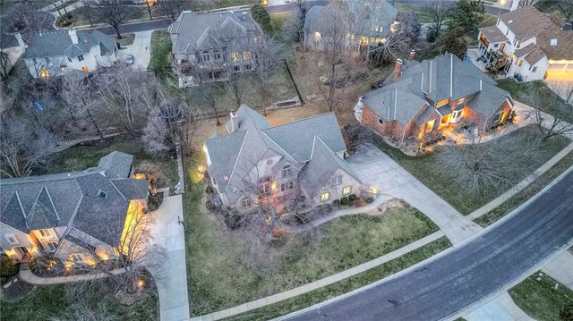 6810 W 132nd Terrace, Overland Park, KS 66209