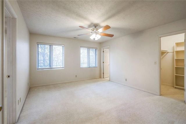 6810 W 132nd Terrace, Overland Park, KS 66209