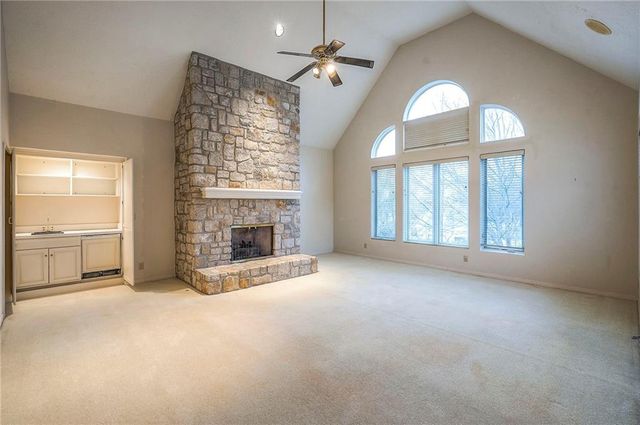 6810 W 132nd Terrace, Overland Park, KS 66209