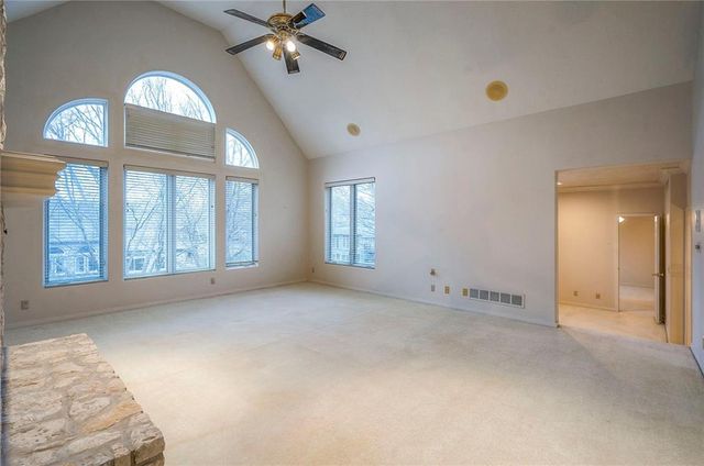 6810 W 132nd Terrace, Overland Park, KS 66209