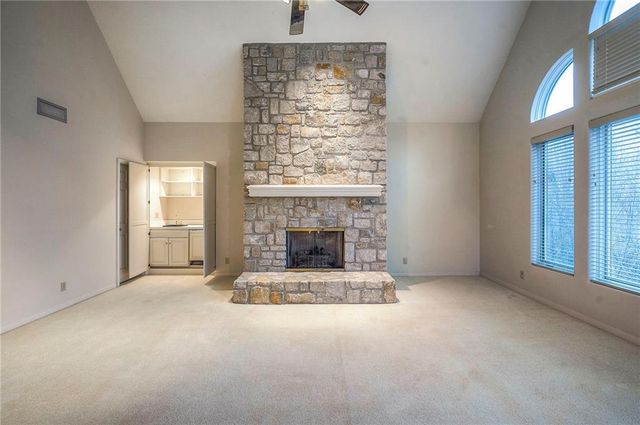 6810 W 132nd Terrace, Overland Park, KS 66209