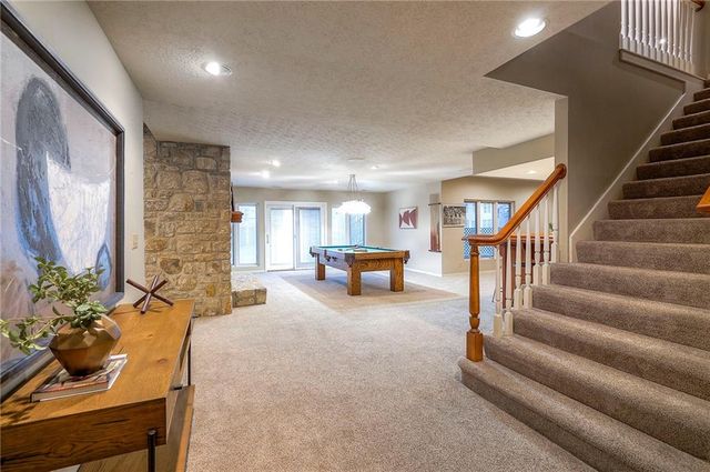 6810 W 132nd Terrace, Overland Park, KS 66209