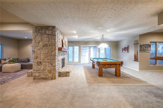 6810 W 132nd Terrace, Overland Park, KS 66209