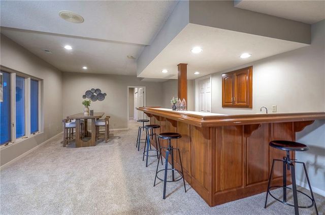 6810 W 132nd Terrace, Overland Park, KS 66209