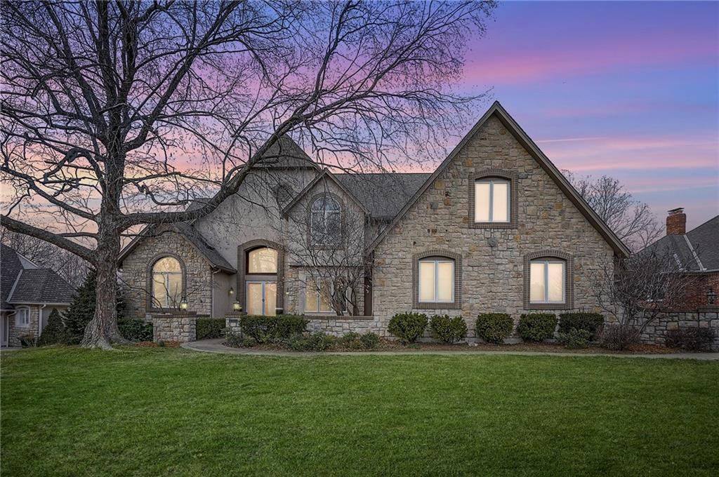 6810 W 132nd Terrace, Overland Park, KS 66209