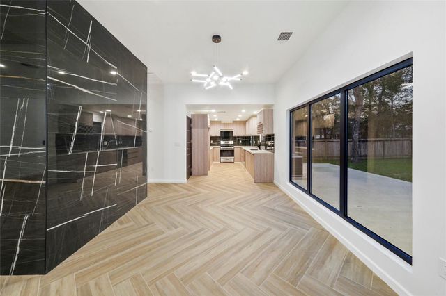 2438 Carriage Lamp Lane, Conroe, TX 77384