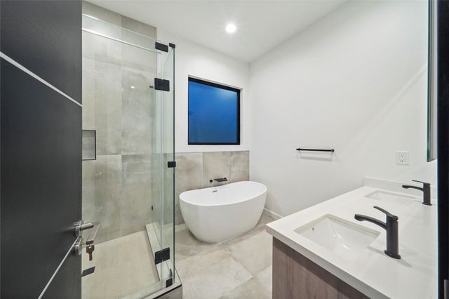 2438 Carriage Lamp Lane, Conroe, TX 77384