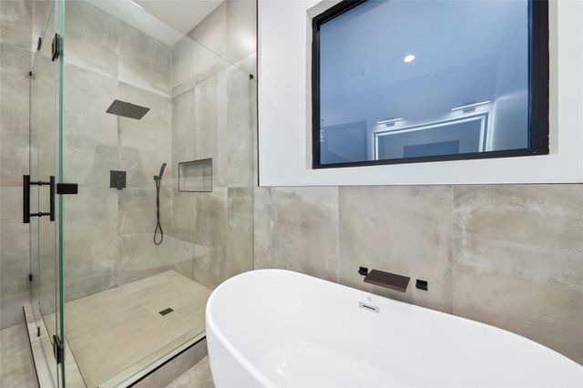 2438 Carriage Lamp Lane, Conroe, TX 77384