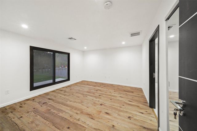 2438 Carriage Lamp Lane, Conroe, TX 77384