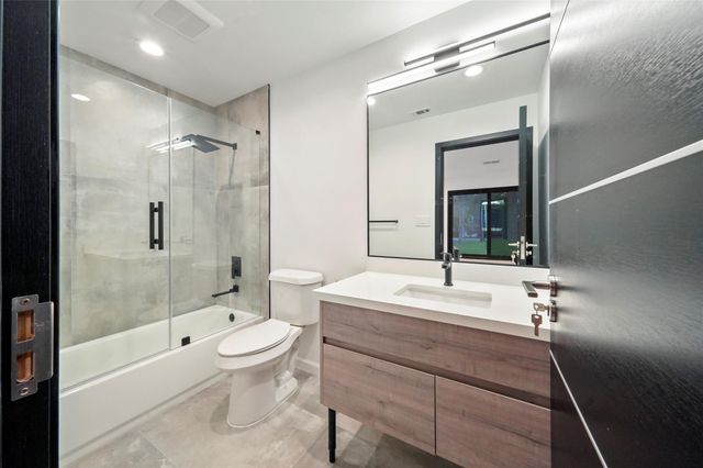 2438 Carriage Lamp Lane, Conroe, TX 77384