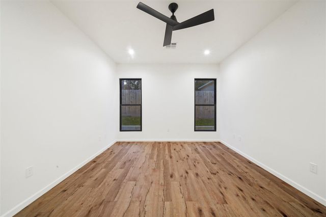 2438 Carriage Lamp Lane, Conroe, TX 77384