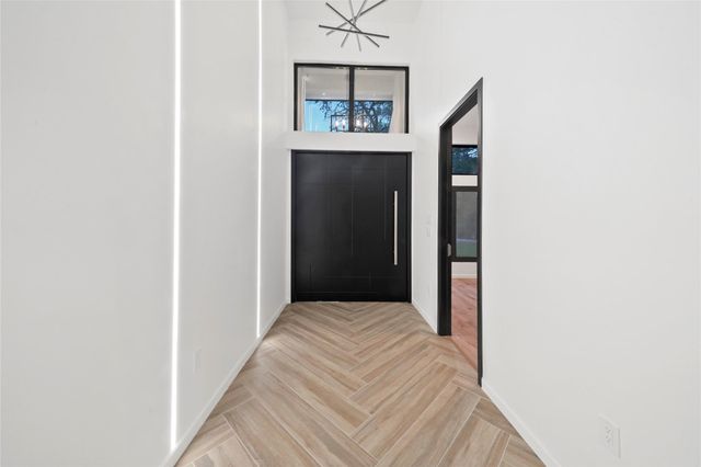 2438 Carriage Lamp Lane, Conroe, TX 77384