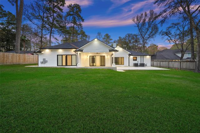 2438 Carriage Lamp Lane, Conroe, TX 77384