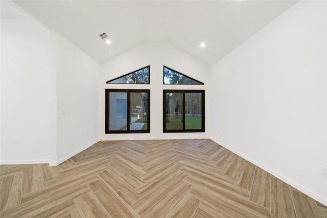 2438 Carriage Lamp Lane, Conroe, TX 77384