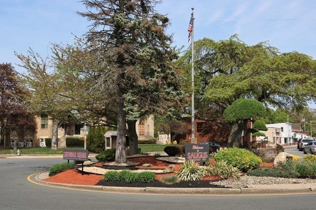 36 Essex ., Saugus, MA 01906