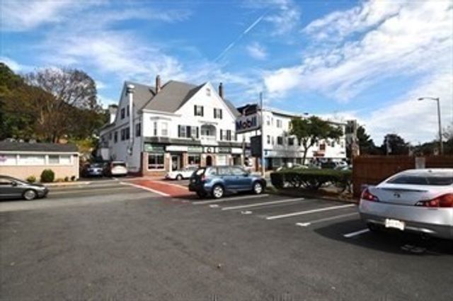 36 Essex ., Saugus, MA 01906