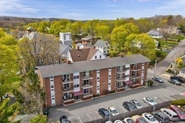 36 Essex ., Saugus, MA 01906