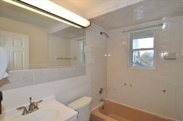 36 Essex ., Saugus, MA 01906