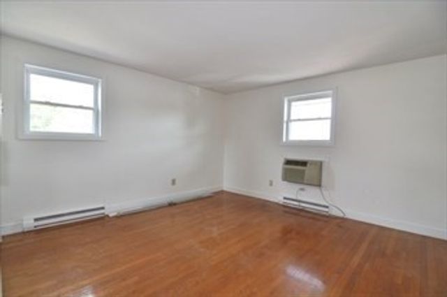 36 Essex ., Saugus, MA 01906