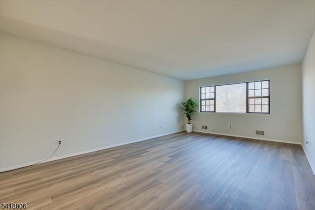 7107 Hana Rd, Edison Twp., NJ 08817