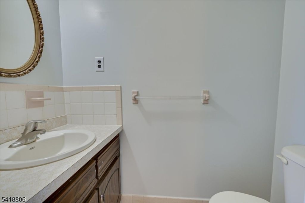 Image 16 of property listing at 7107 Hana Rd, Edison Twp., NJ 08817