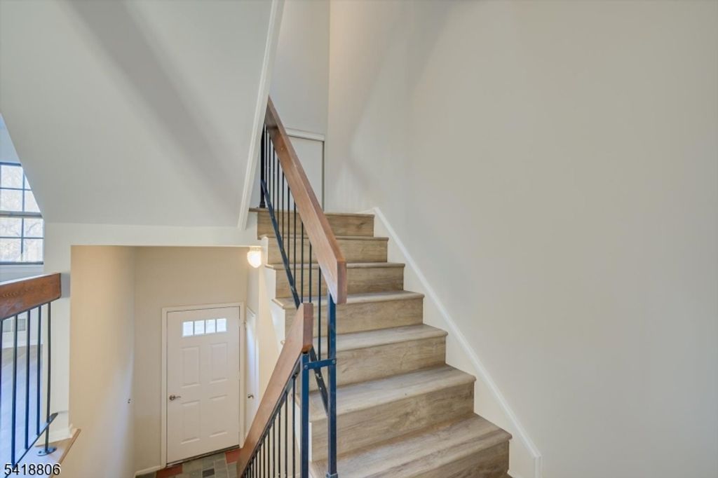 Image 17 of property listing at 7107 Hana Rd, Edison Twp., NJ 08817