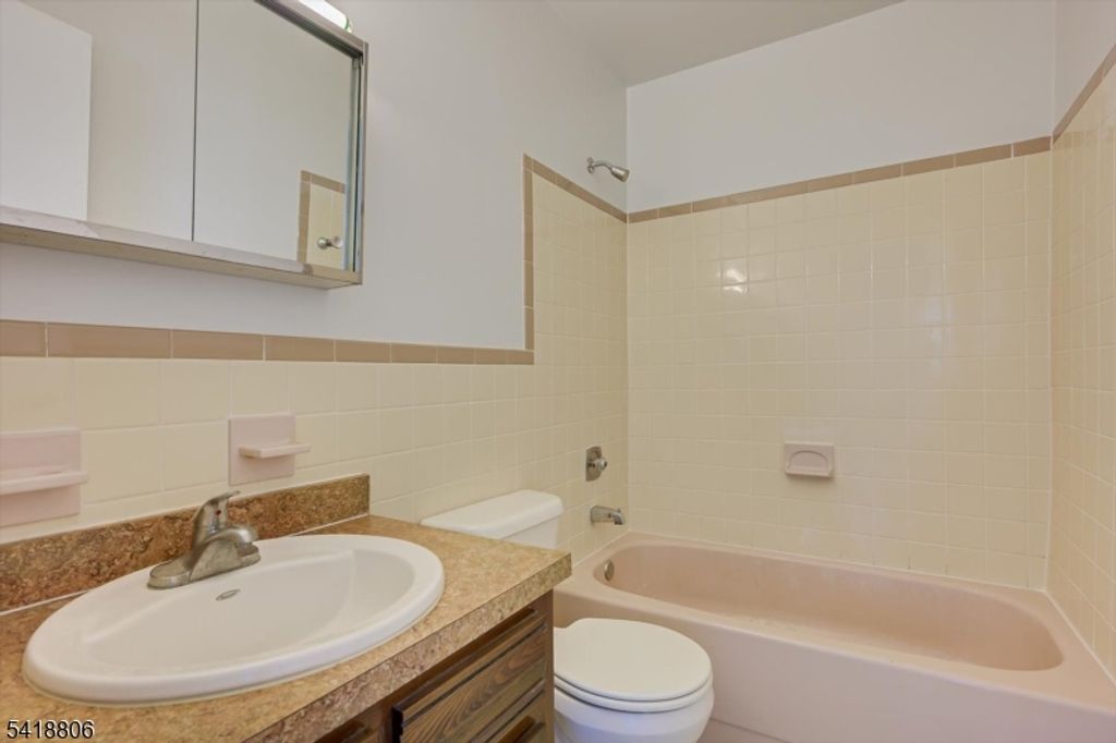 Image 22 of property listing at 7107 Hana Rd, Edison Twp., NJ 08817