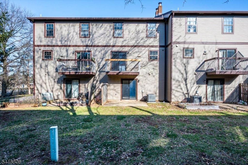 Image 34 of property listing at 7107 Hana Rd, Edison Twp., NJ 08817