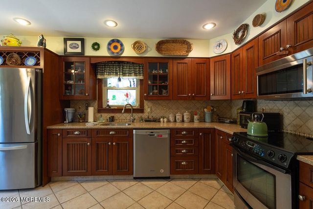 40 Highland Avenue, Hazlet, NJ 07730
