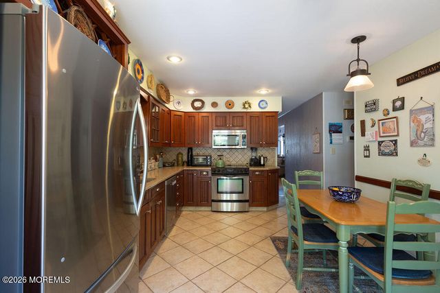 40 Highland Avenue, Hazlet, NJ 07730