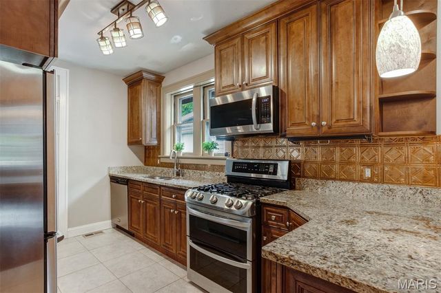 5907 Leona Street, St Louis, MO 63116