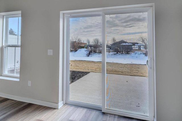 1084 W 20TH AVENUE, Oshkosh, WI 54902