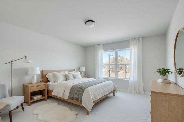 1084 W 20TH AVENUE, Oshkosh, WI 54902