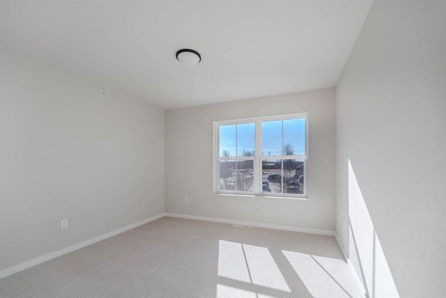 1084 W 20TH AVENUE, Oshkosh, WI 54902