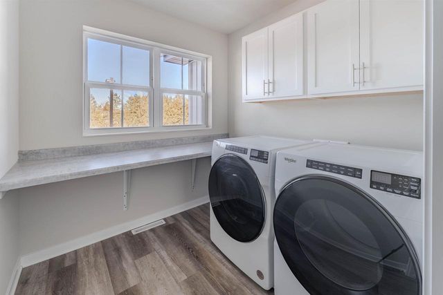 1084 W 20TH AVENUE, Oshkosh, WI 54902